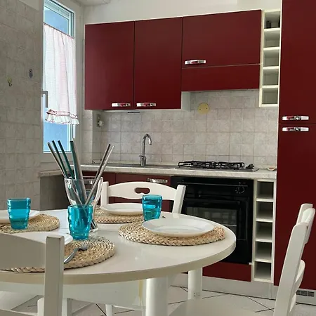 Modernshore - Rosso Mare * Alba Adriatica